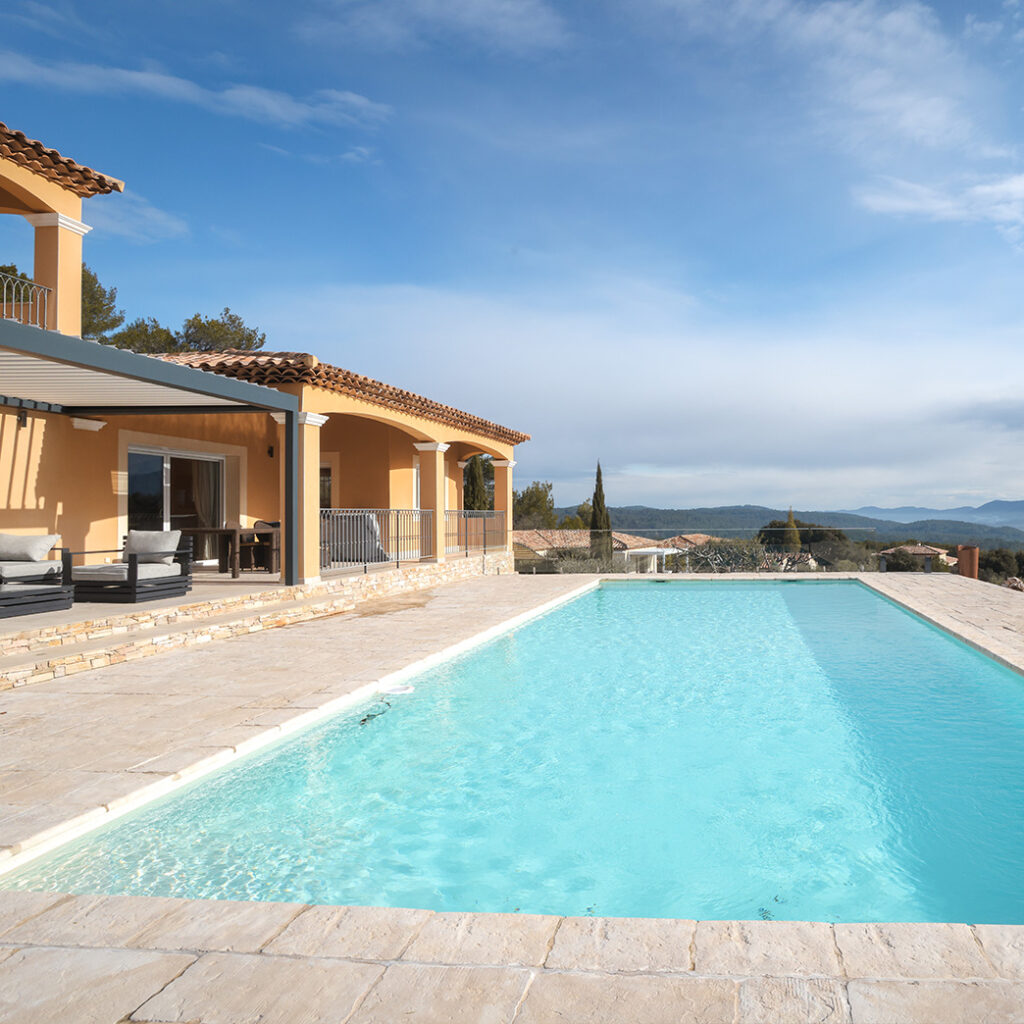 french riviera - côte d'azur - villa - luxe - luxury - haut de gamme - ultra luxe - architecture - design - pignan - jardin - piscine